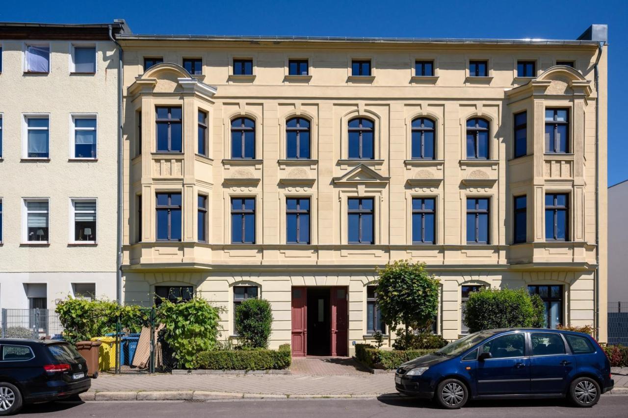 Helle Wohnung In Sudenburg Mit Balkon - Wlan, 4 Schlafplaetze Magdeburg Exterior photo